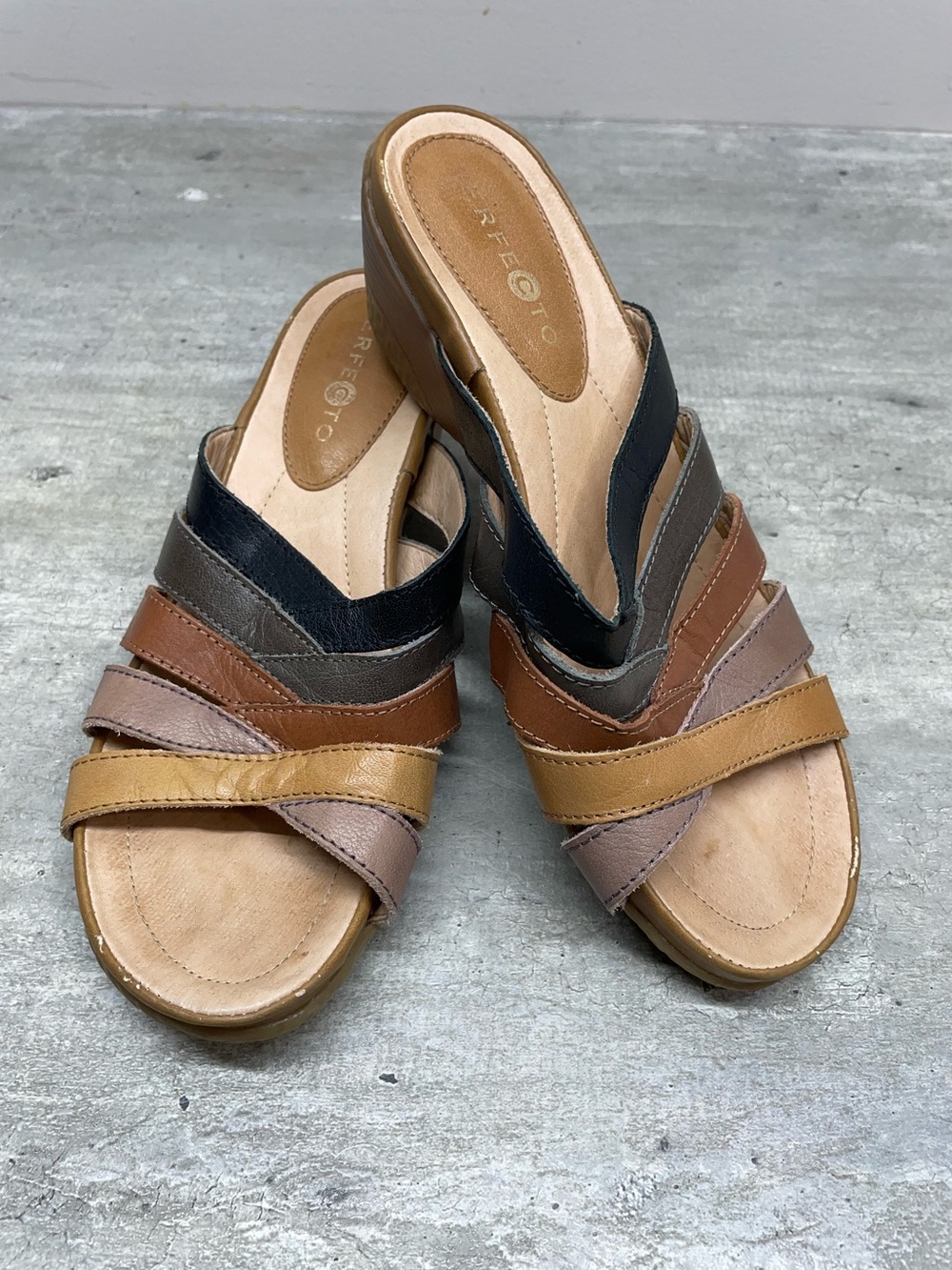 Perfecto Leather Wedge‎ Slide Sandals 37 Multi Brown Tan Strappy Good Mules
